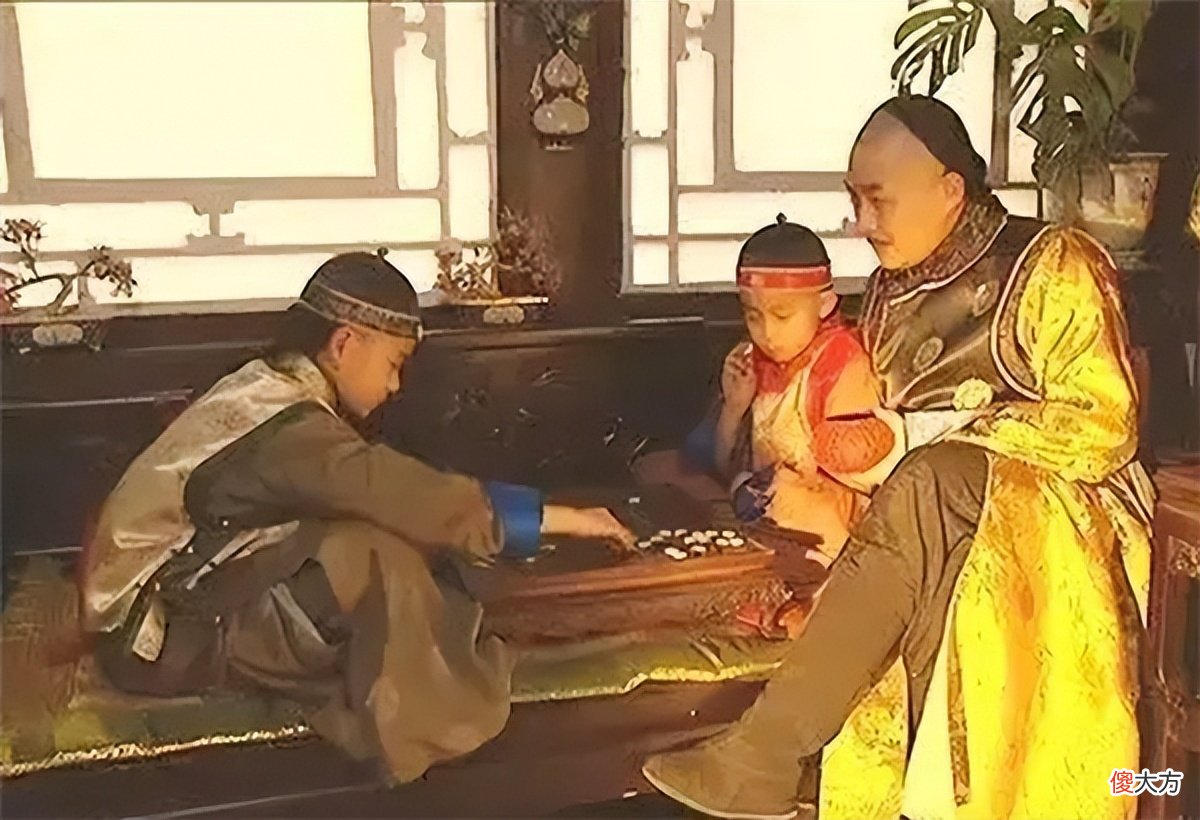 【历史故事】雍正抓周的时候，拿起笔瞎写1字，康熙看后脸色大变，最后成真