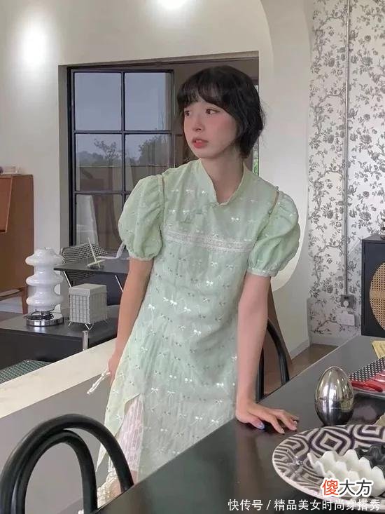 【时尚一点】别再穿一身黑啦，今夏流行“初恋色”，美呆！！