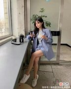 【时尚一点】别再穿一身黑啦，今夏流行“初恋色”，美呆！！