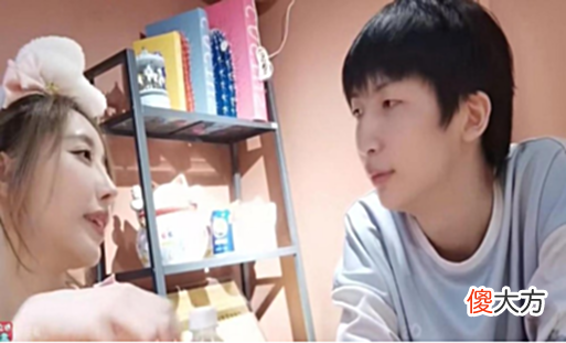 【游戏迷】周童潼与小超梦梦幻联动，给小超梦演示吃冰棍，梦导：没感觉了