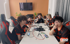 【游戏世界】JDG手游分部晋级总决赛，LPL明星选手助威，引电竞圈围观！