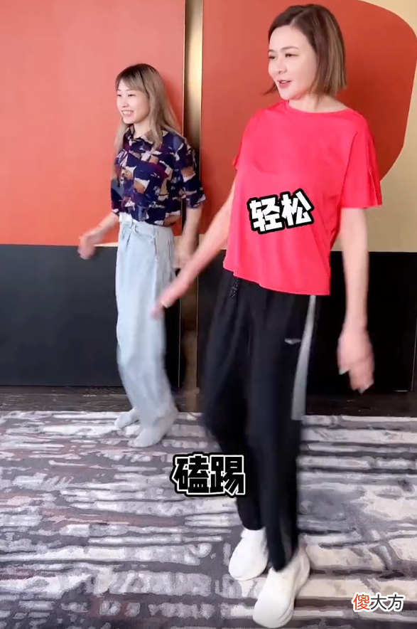 【时尚一点】关之琳分享跳操视频，穿运动装自在舒适，60岁年龄活出30岁心态！