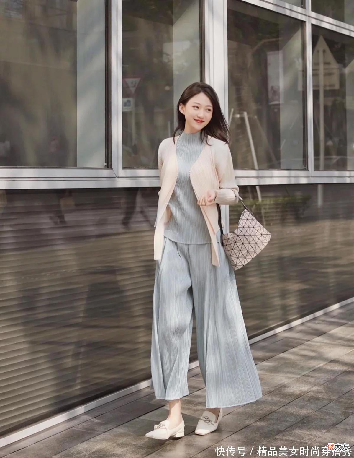 【时尚一点】这些衣服看着洋气，穿上俗气，做到3点拒绝成为别人眼中的土妞