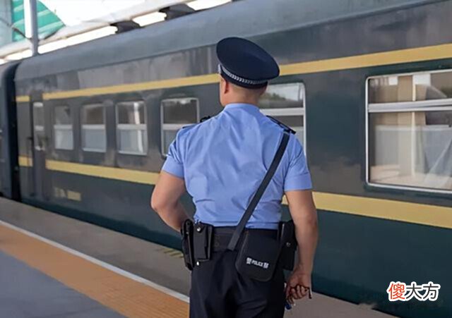 【历史故事】92年476次列车特大枪击案，乘警以一敌四击毙歹徒两人，击伤一人