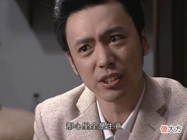 【爱历史】乌克兰名场面：总统泽连斯基“收割”美国学位，他会超过当年的胡适吗？