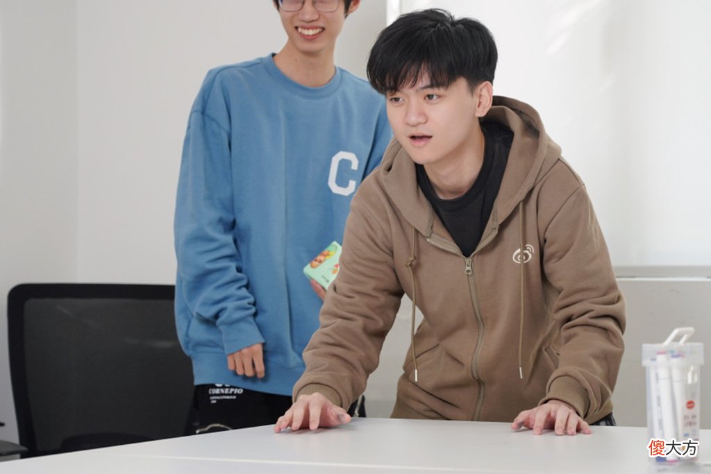 【游戏世界】WB引进替补中路，RW侠双无试训效果不佳，XYG等三队补强教练组