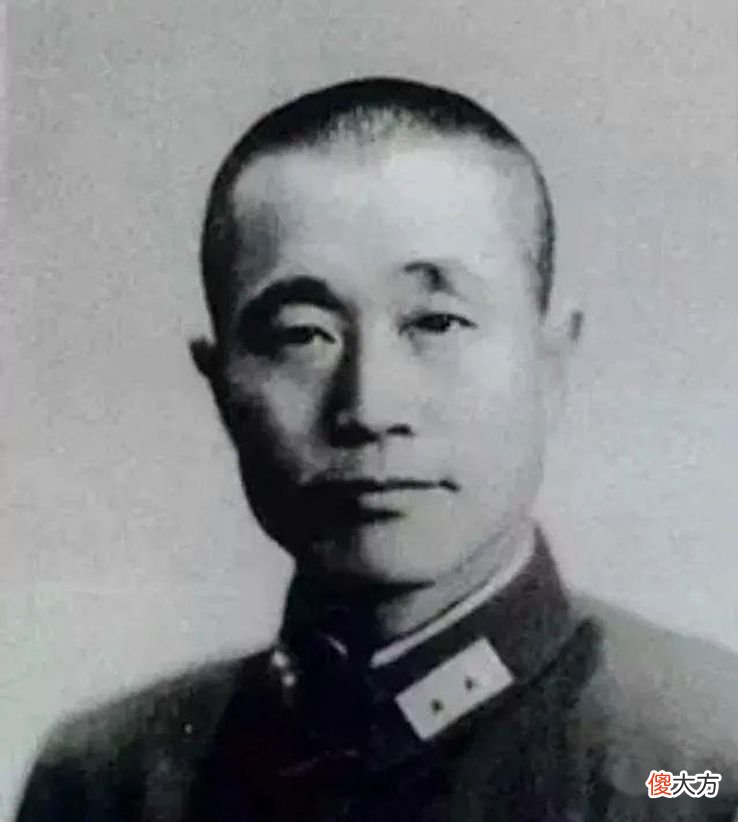 【历史故事】靠山屯歼敌超一个师！林彪却坐在木椅上，面无表情吃黄豆