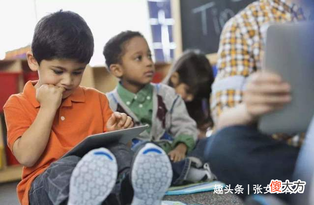 吃手的宝宝和不吃手的宝宝，哪种更利于宝宝的健康成长