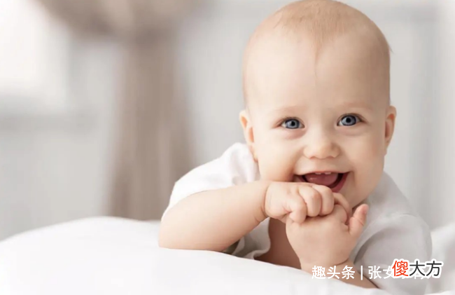 吃手的宝宝和不吃手的宝宝，哪种更利于宝宝的健康成长