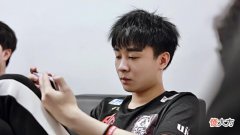 【游戏世界】恩师重返AG,啊泽不挂牌继续首发?久诚:夏季赛AG边路另有其人
