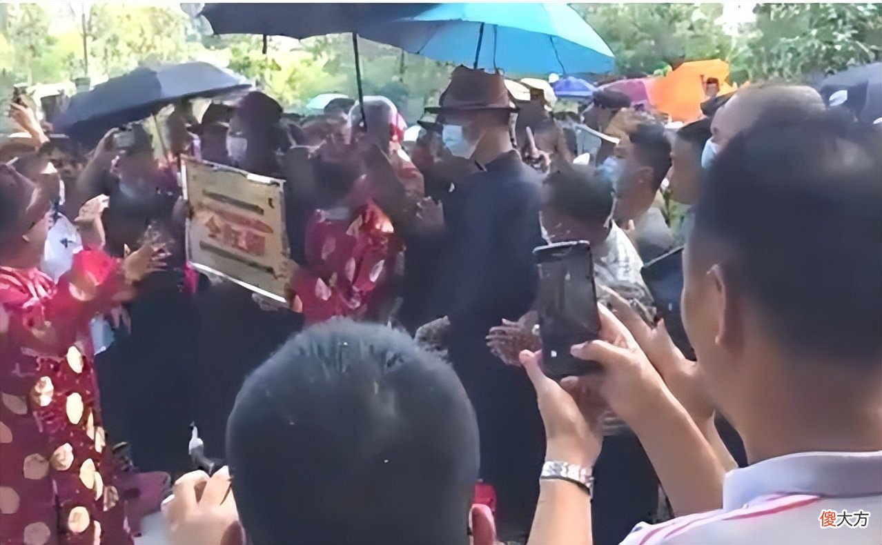【爱历史】气势恢宏！全红婵老家祖坟完工，万人祭祀空前盛大：红姐全族骄傲