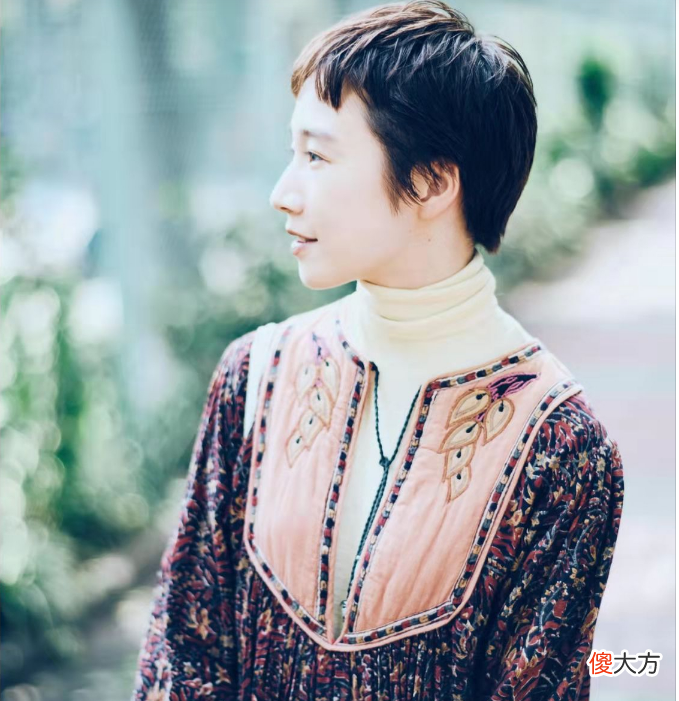 【就爱时尚】四五十岁的女人一定要试试这4款发型，好看又减龄！