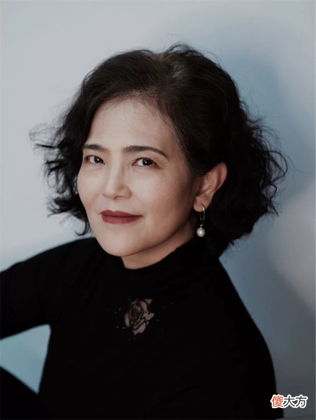【时尚一点】五六十岁女人戴首饰，记住“4戴4不戴”，优雅高级又上档次，好看