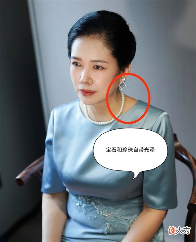 【时尚一点】五六十岁女人戴首饰，记住“4戴4不戴”，优雅高级又上档次，好看