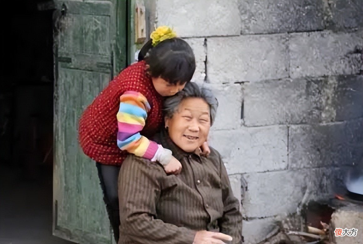 老人是真疼还是“假疼”孩子，日常表现根本瞒不住，一眼就能看出