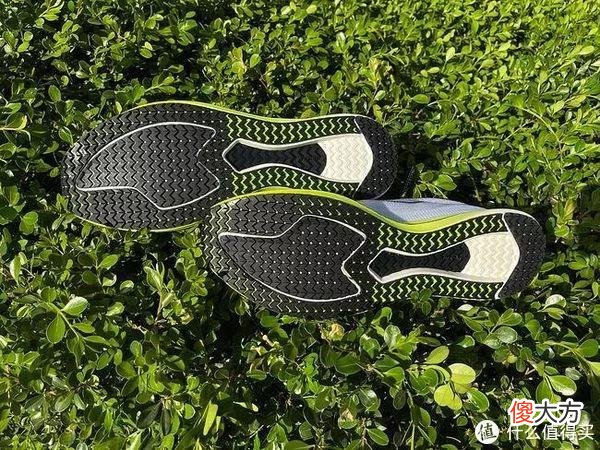 【就爱时尚】蛋说无妨 篇六十六：化繁为简的全民竞速跑鞋迪卡侬KD800