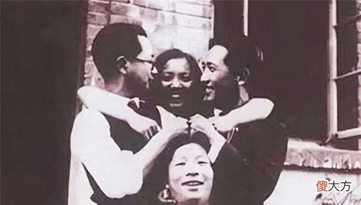 【爱历史】她因名字太高雅被同学排挤,校长让她改个俗气的,结果红遍上海滩