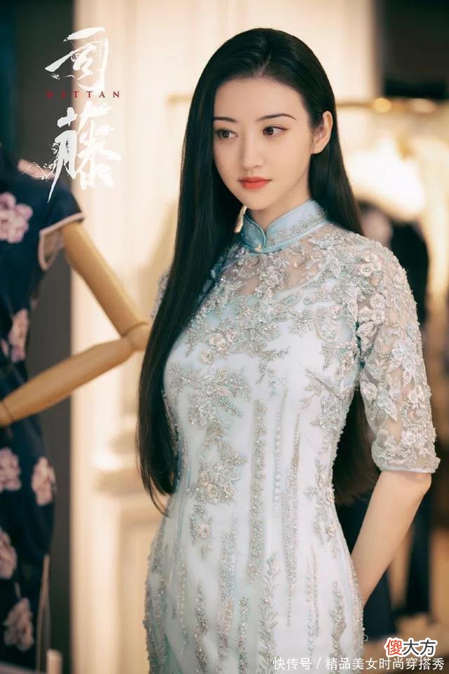 【就爱时尚】当旗袍遇上现实版“人间富贵花”，看看哪个造型最让你触动？