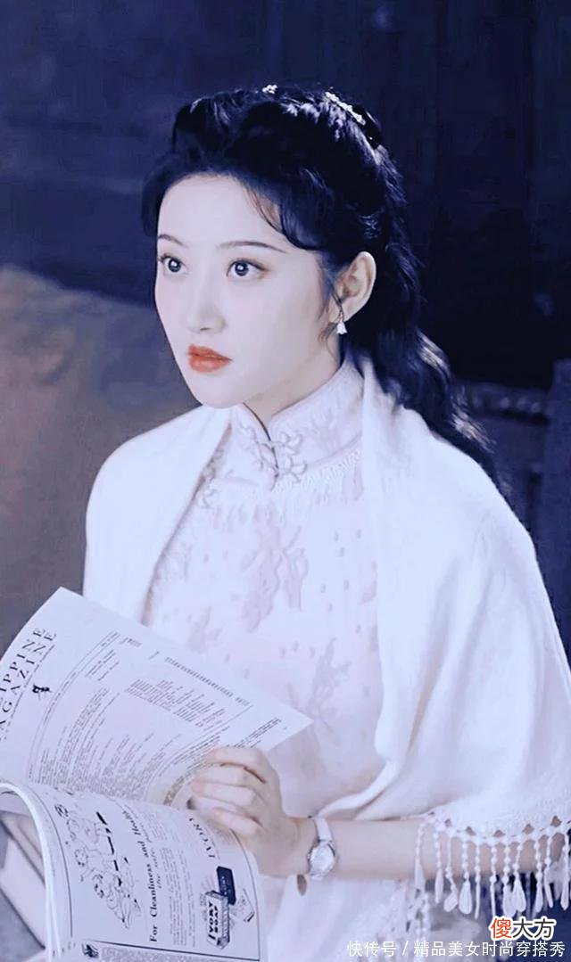 【就爱时尚】当旗袍遇上现实版“人间富贵花”，看看哪个造型最让你触动？