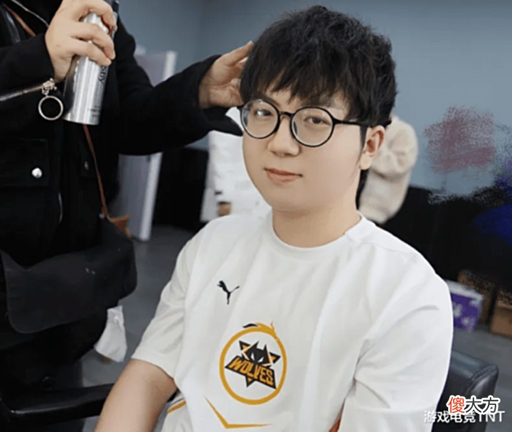 【游戏迷】妖刀多次强调E星靠运气取胜,粉丝无奈的笑了,狼队是真输不起