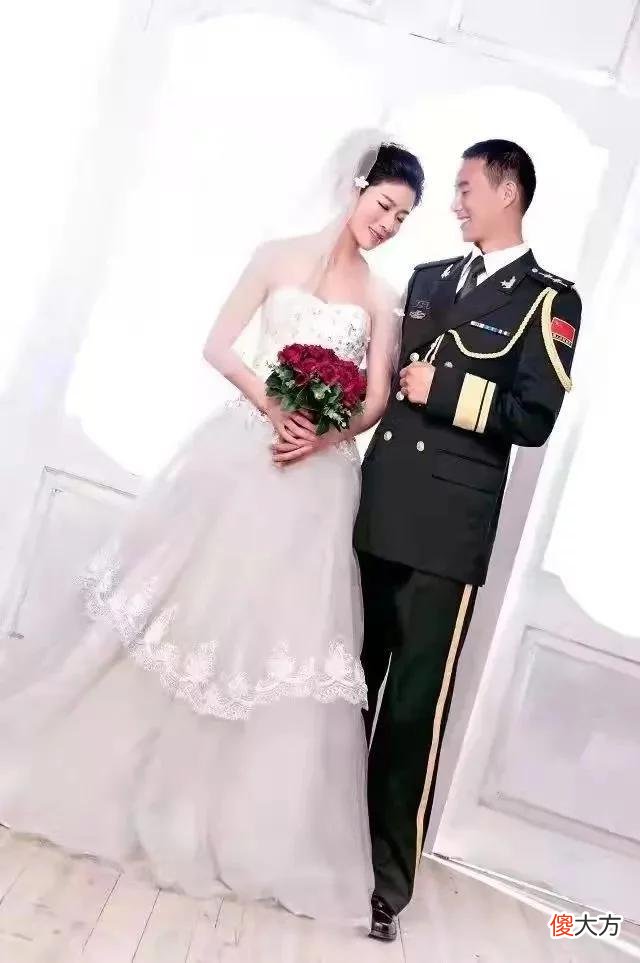 【时尚一点】新版军人礼服，军士有，且发