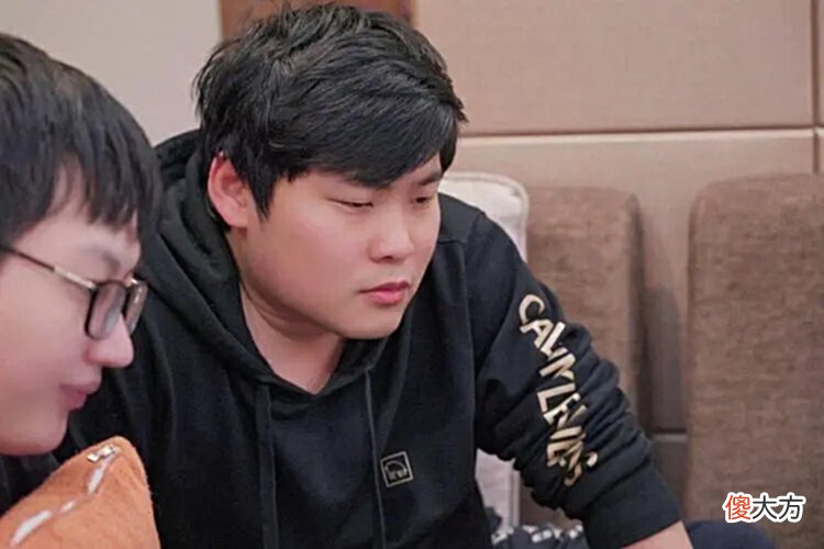 【游戏迷】ES零封狼队后，教练SK月工资曝光，网友直言工资限制让SK收入不高