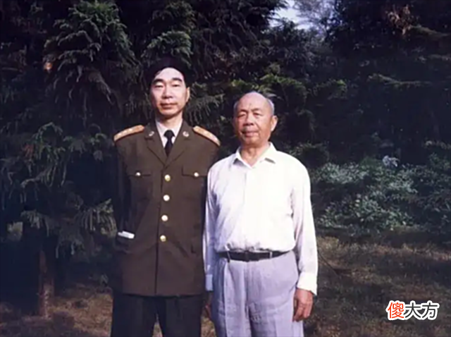 【爱历史】1971年，伟人在长沙与丁盛连续两次谈话：我希望你今后多读点书