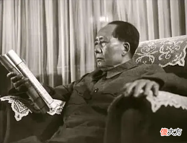 【爱历史】1971年，伟人在长沙与丁盛连续两次谈话：我希望你今后多读点书