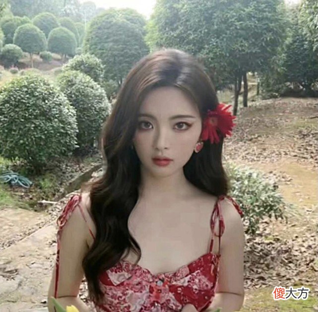 【游戏迷】杨超越刘宇宁曾舜晞直播世纪同框，网友：这不乡村杀马特三人组吗？