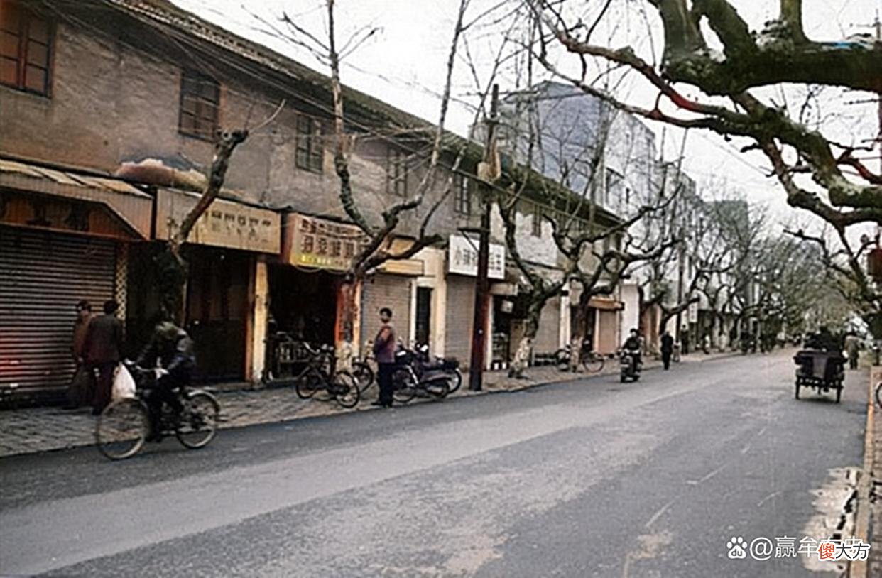 【历史故事】老照片：90年代的江苏南通，人民剧场、桃坞路、南大街、南通钟楼
