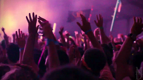 【就爱时尚】夏日辣妹穿搭灵感，还得看加州Coachella～
