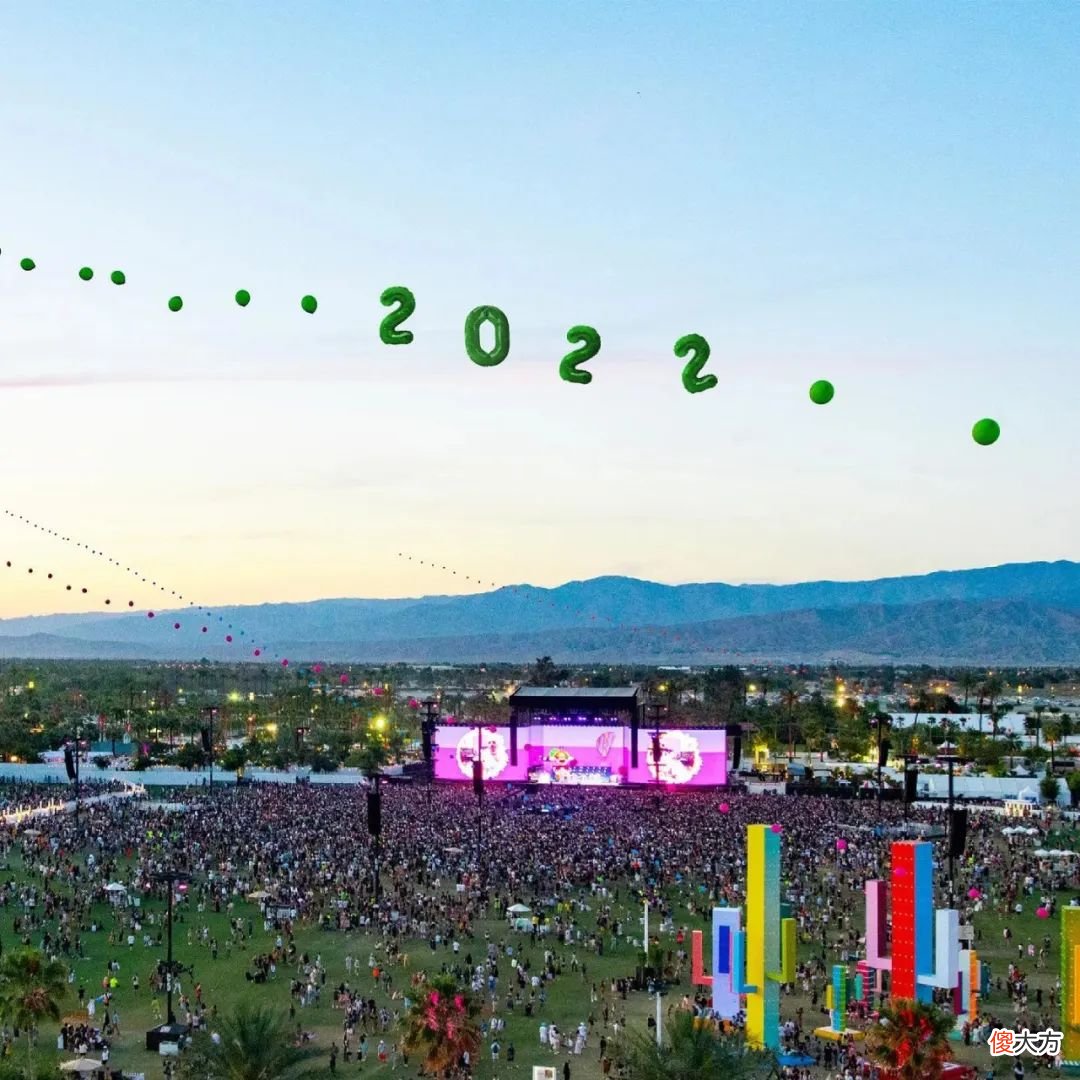 【就爱时尚】夏日辣妹穿搭灵感，还得看加州Coachella～