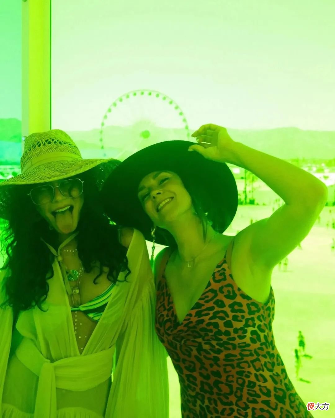 【就爱时尚】夏日辣妹穿搭灵感，还得看加州Coachella～