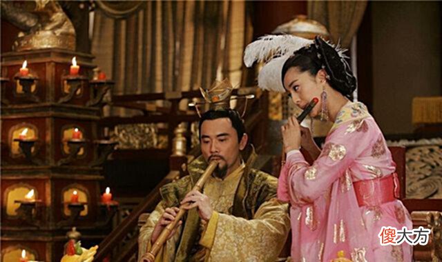 【爱历史】唐玄宗年过76,唐肃宗却送他100名貌美女子,两年后才知道真高明