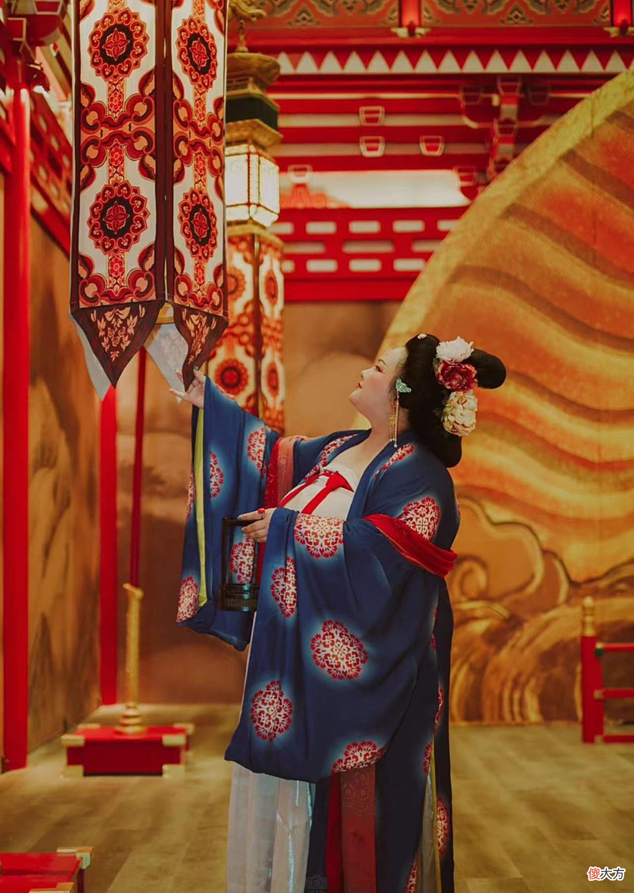 【历史故事】200斤姑娘穿汉服走红,网友:放在唐朝,最少是个贵妃!