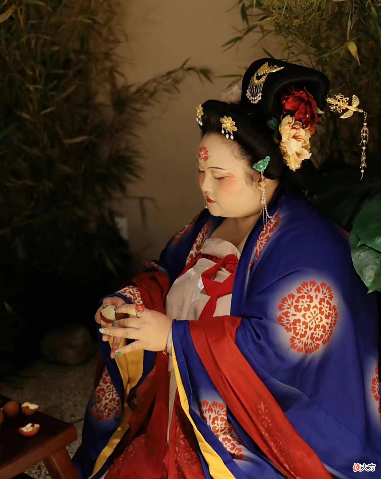 【历史故事】200斤姑娘穿汉服走红,网友:放在唐朝,最少是个贵妃!