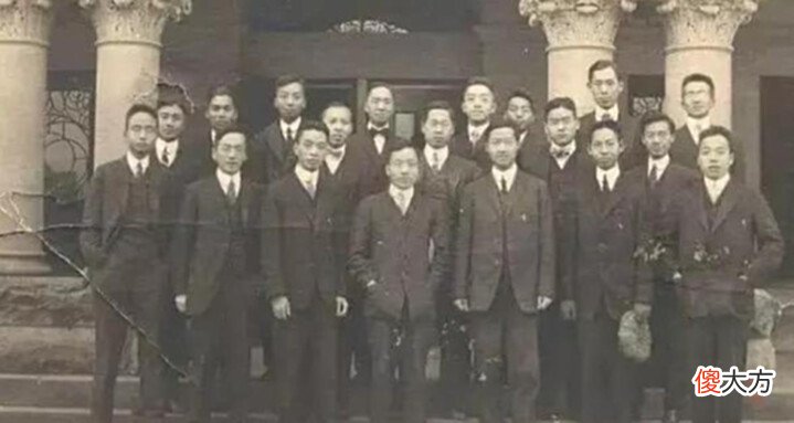 【历史故事】民国“鬼才”赵元任,写下一篇至今难超越的96字奇文,读音都一样