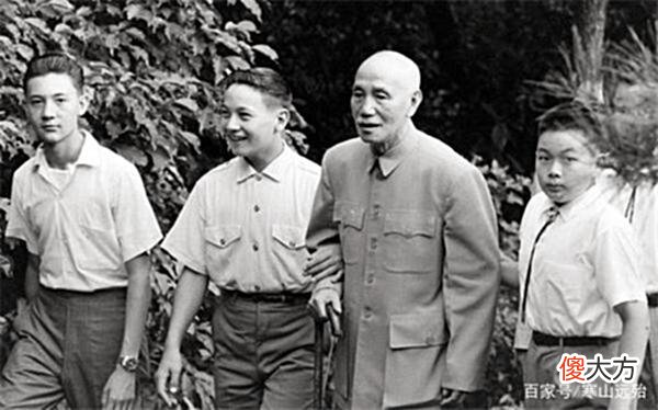【爱历史】老蒋孙子首次回国，申请将“两蒋”移灵大陆，三句话让人眼眶泛红