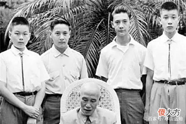 【爱历史】老蒋孙子首次回国，申请将“两蒋”移灵大陆，三句话让人眼眶泛红