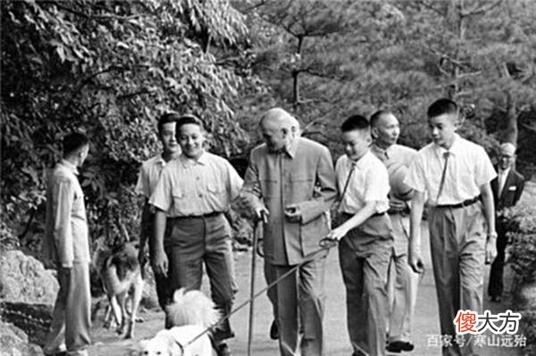 【爱历史】老蒋孙子首次回国，申请将“两蒋”移灵大陆，三句话让人眼眶泛红