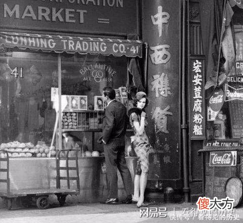 【就爱时尚】60年代美国女孩在唐人街里的旗袍秀 别有一番味道