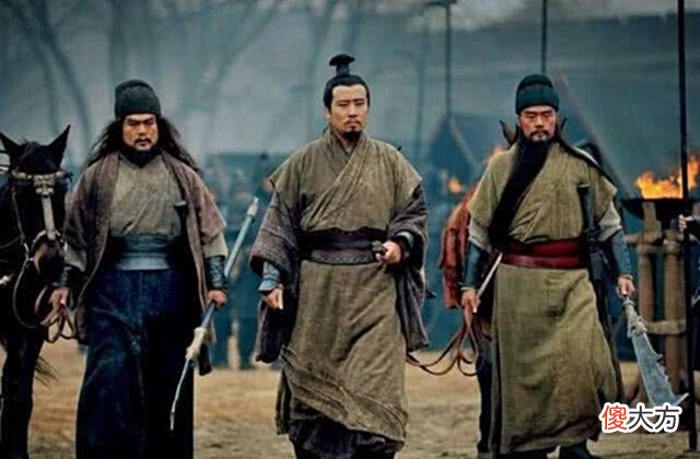 【历史故事】马谡和关羽都曾犯了大错，为何处罚结果不一样？靠山大小很重要