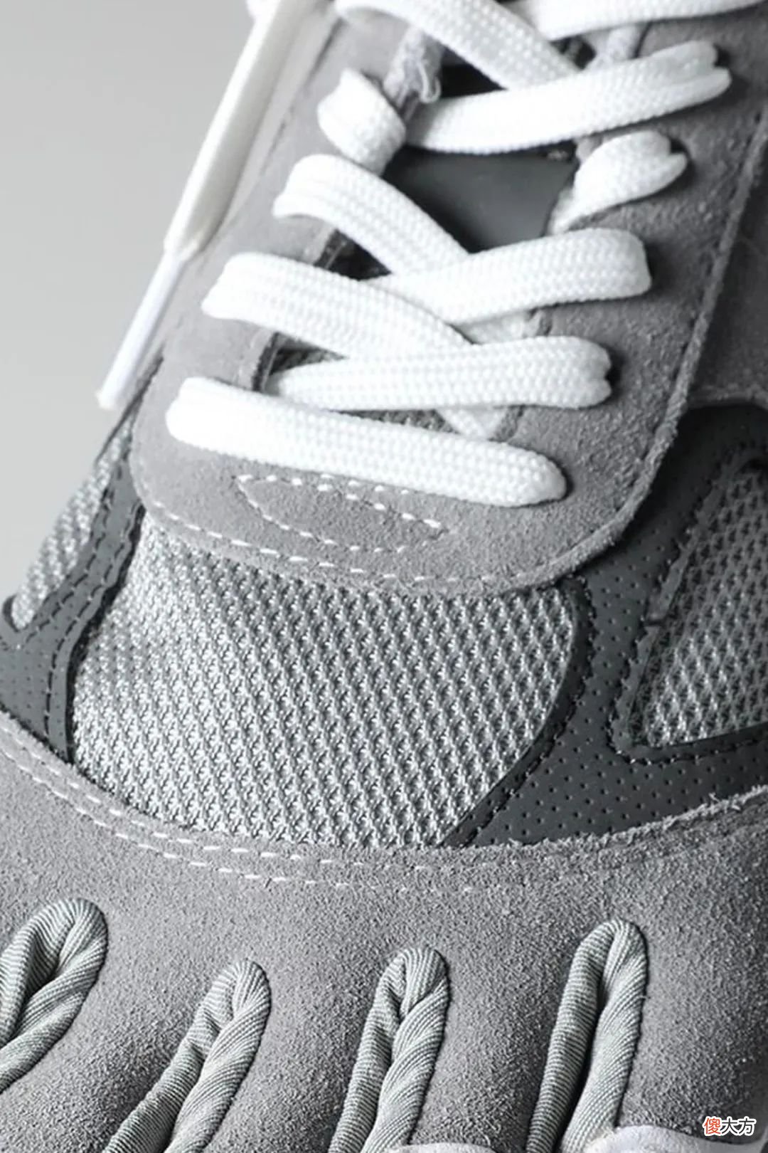 【时尚一点】New Balance 太火了？来看看这些“撞脸”鞋款吧