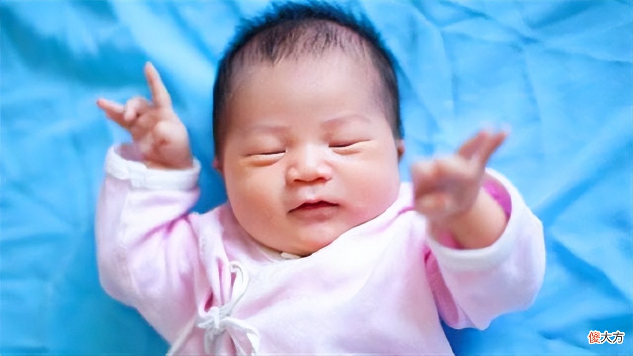 宝宝出生后，这3个部位越“丑”长大颜值越高，占一条就偷着乐吧