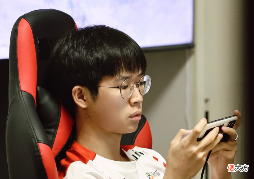 【游戏世界】王者荣耀：ag2-1战胜we，一诺、久诚、爱思依旧首发