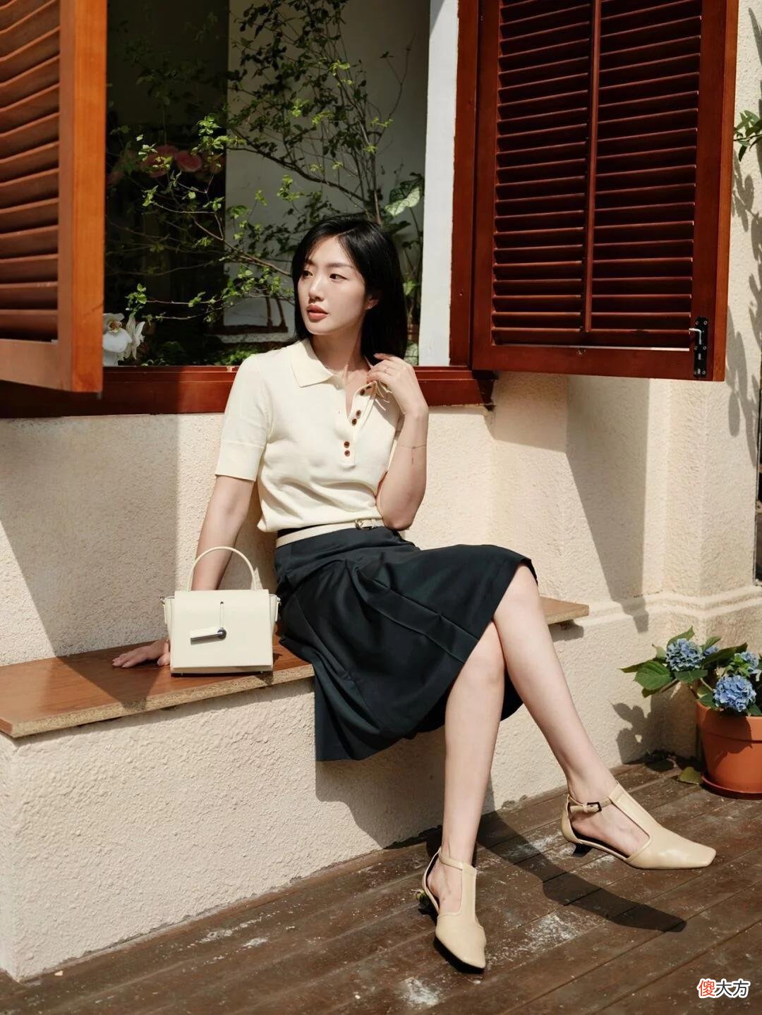 【时尚一点】30岁左右的女人，衣服应该穿“松”还是穿“紧”？这几套是答案