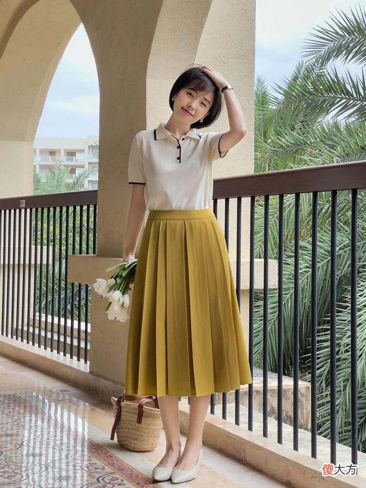 【时尚一点】30岁左右的女人，衣服应该穿“松”还是穿“紧”？这几套是答案