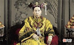 【爱历史】慈禧太后的水烟袋中藏着三个大秘密，大清不亡简直就没有天理！