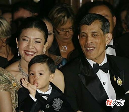 【爱历史】提帮功晒出成长纪录片，苏提达以母亲身份出镜，不见51岁西拉米