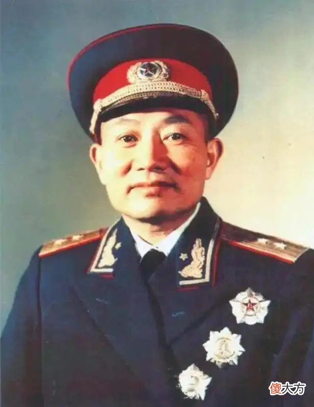 【爱历史】1985年百万大裁军，3所解放军高级院校领导集体被裁，他们是谁？